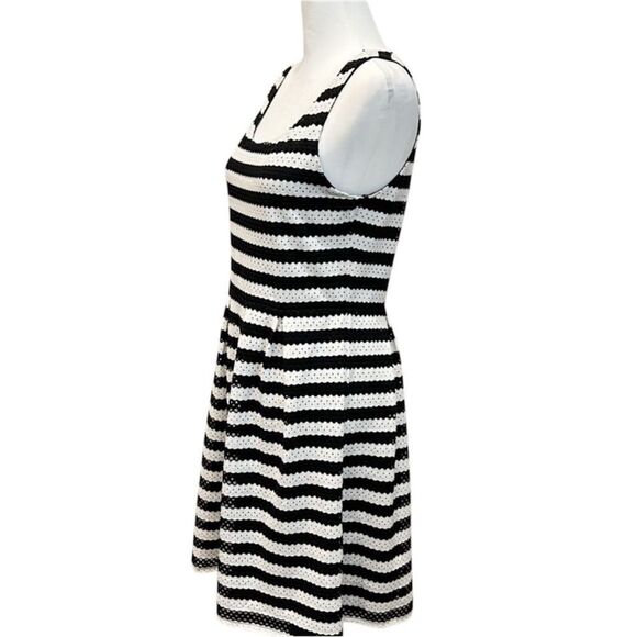 ELLE Black White Eyelet Fit & Flare Mini Dress Striped Sleeveless Stretchy 10 - Picture 6 of 14